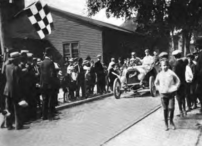 Checkered flag in 1906